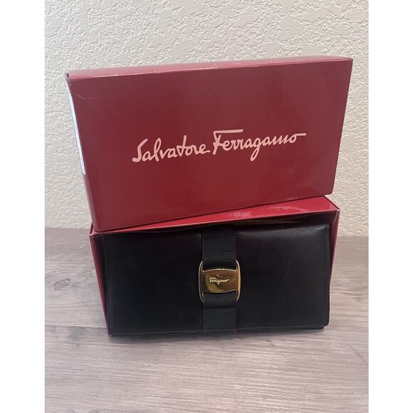Salvatore Ferragamo Vara Bow Continental Wallet Black Leather Folding - Picture 1 of 4